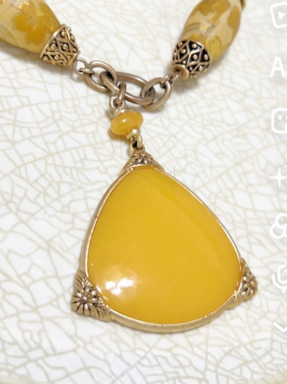 Vintage Monet Gold Tone Triangular Yellow Agate Pendant Necklace. - Picture 5 of 9
